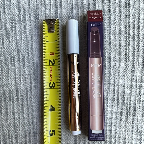 tarte Maracuja Juicy Lip Plumper in Honeysuckle- black cherry - Picture 7 of 9